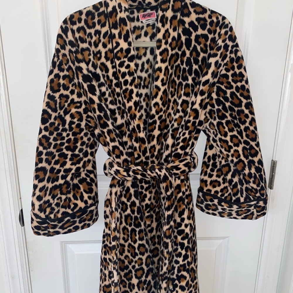Kate Spade Leopard Print Robe